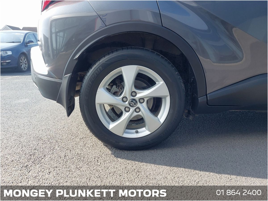 2017 Toyota C-HR - image 10