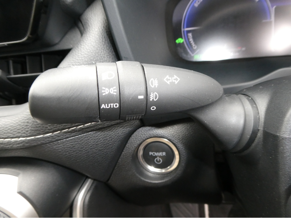 2025 Toyota Rav4 - image 30