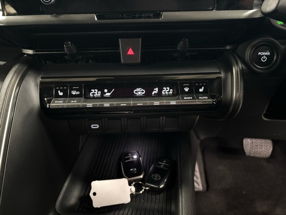 2024 Toyota C-HR - image 13