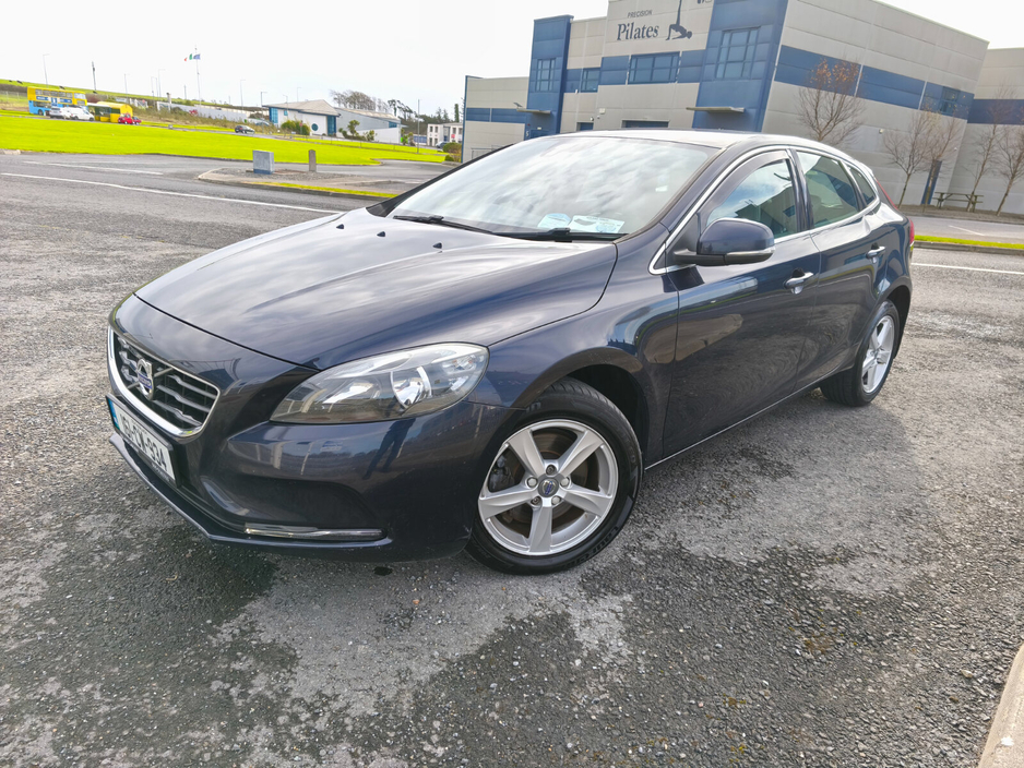 2016 Volvo V40 D2 (120hp) SE+Leather €7,999