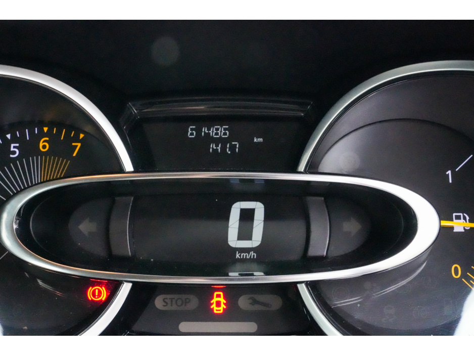 2016 Renault Clio - image 22