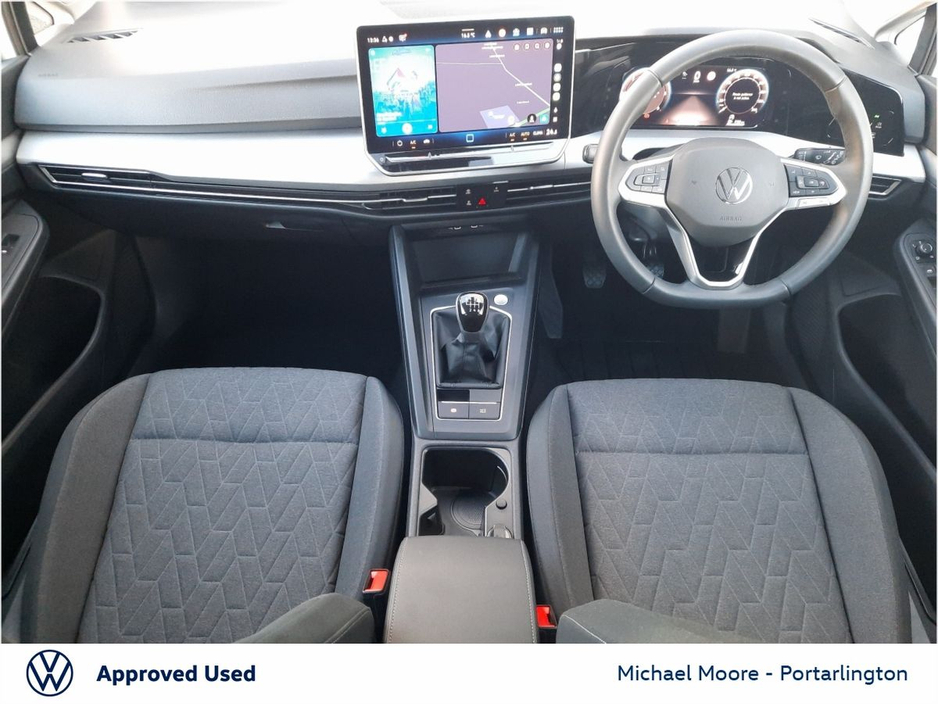 2025 Volkswagen Golf - image 3