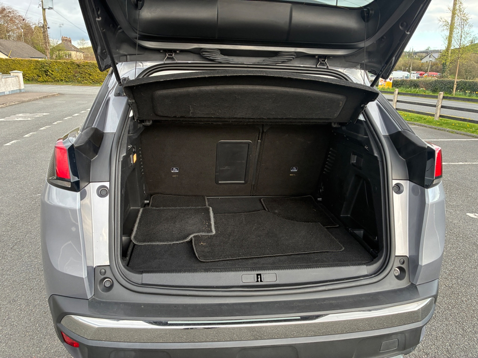 2019 Peugeot 3008 - image 9