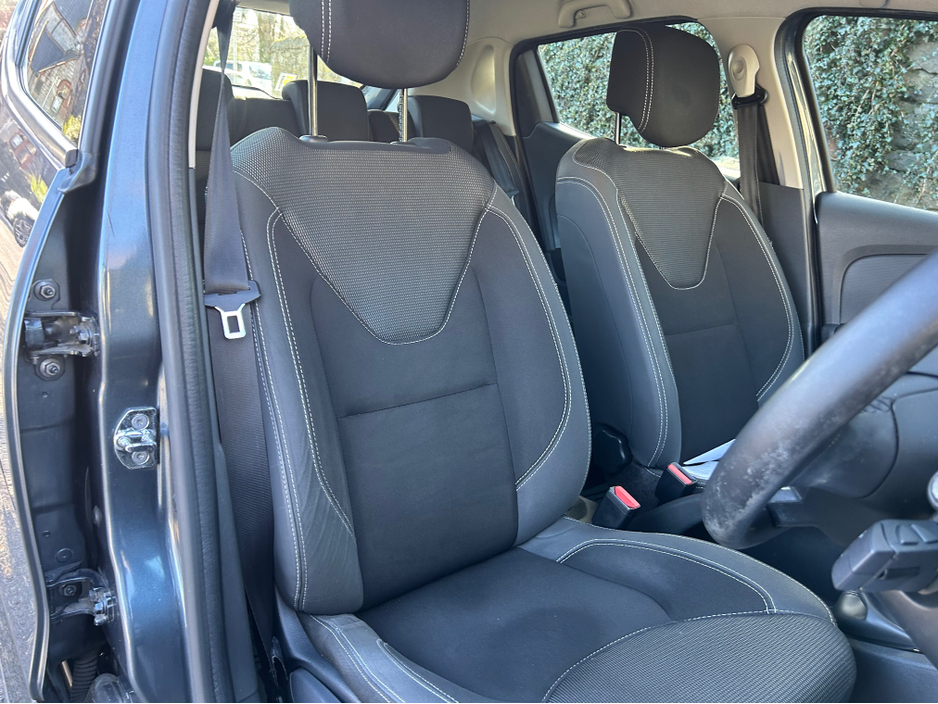 2018 Renault Clio - image 15