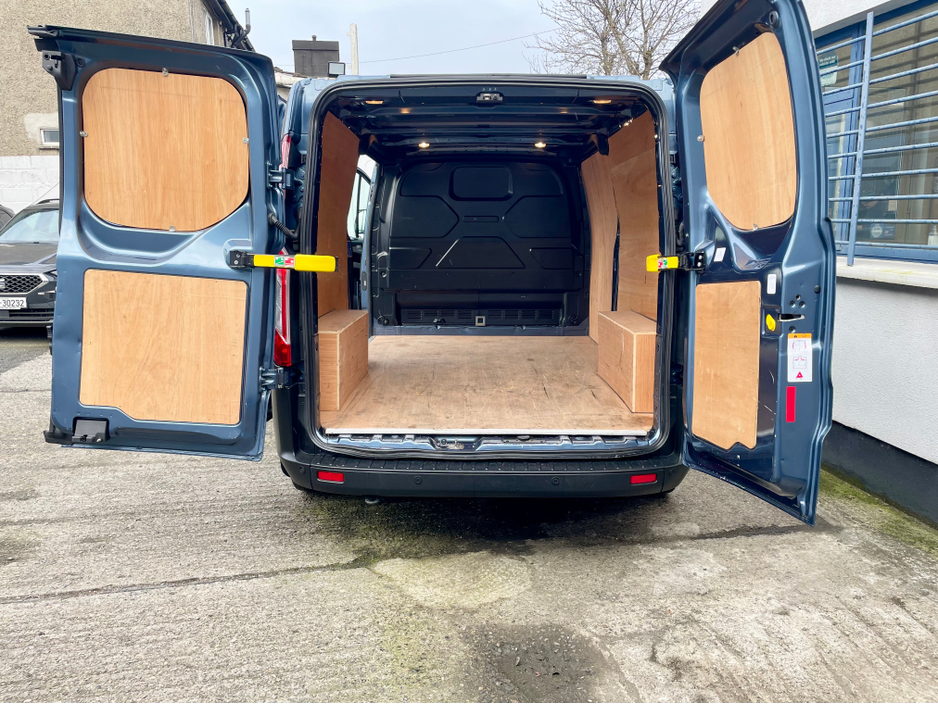 2023 Ford Transit Custom - image 22