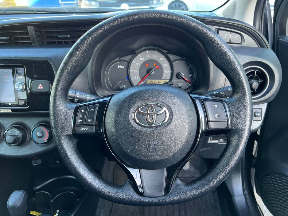 2018 Toyota Yaris - image 4