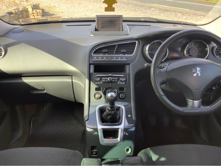 2010 Peugeot 5008 - image 7