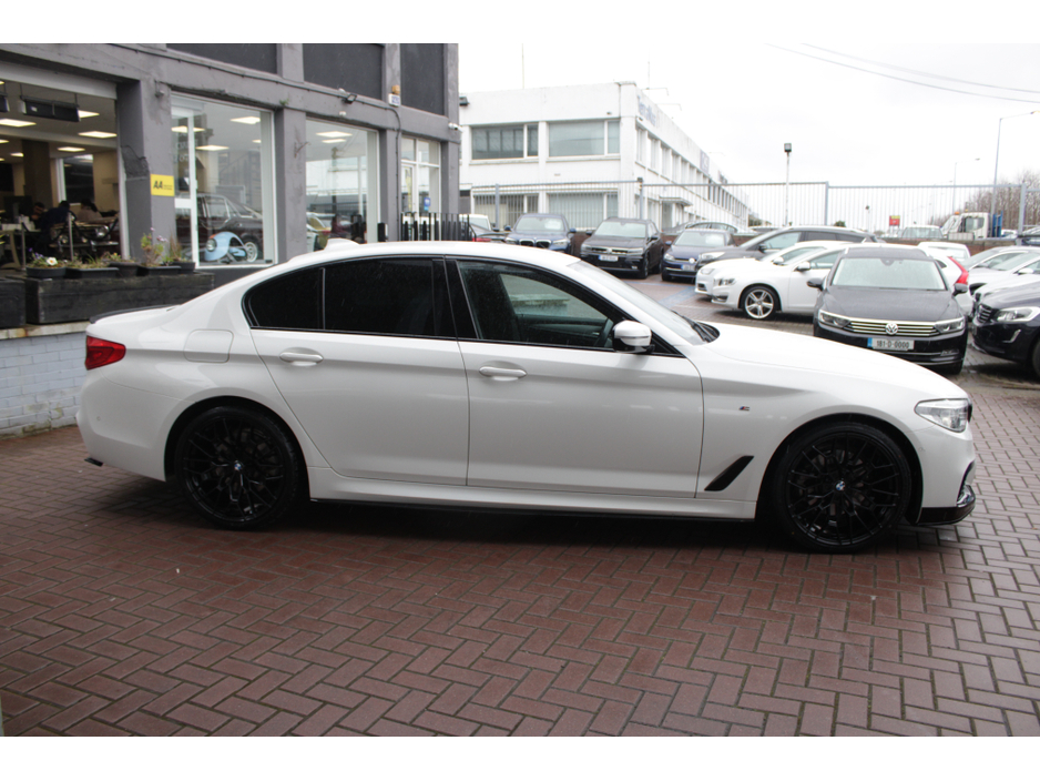 2020 BMW 5 Series - image 3