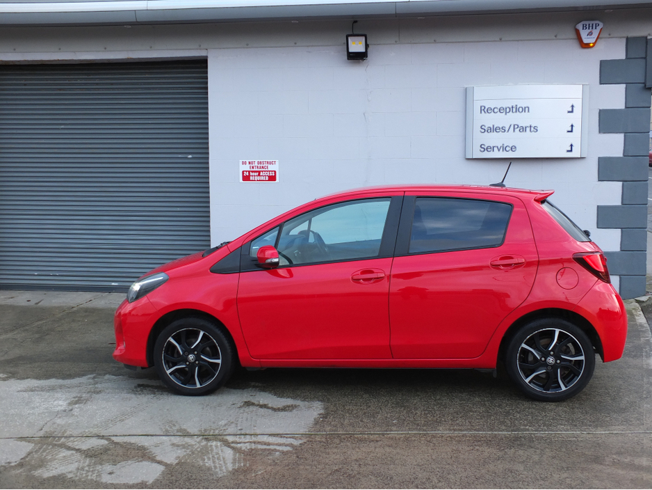 2016 Toyota Yaris 1.33 VVT-I SPORT 5DR €9,450