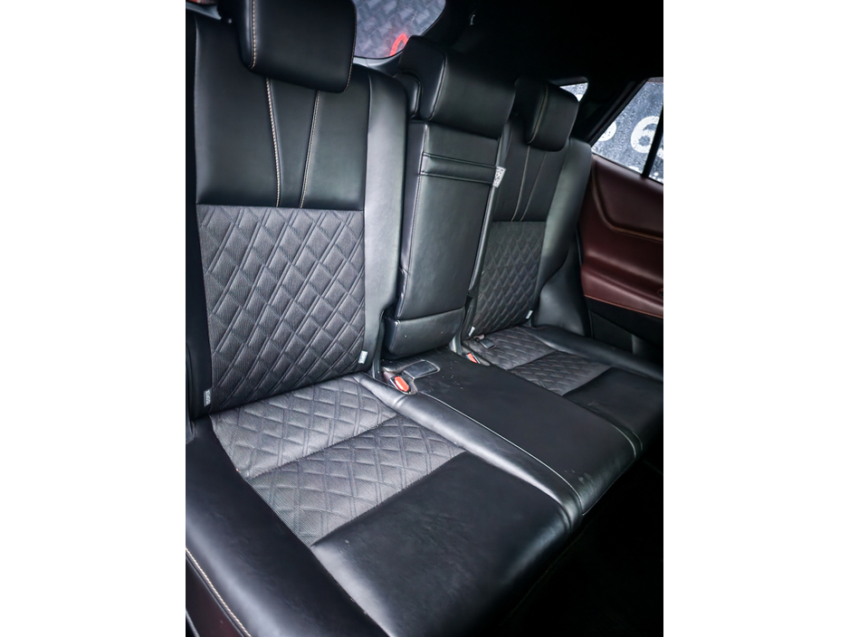 2015 Toyota Harrier - image 33