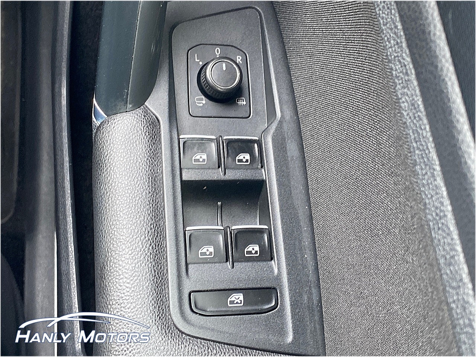 2017 Volkswagen Tiguan - image 20