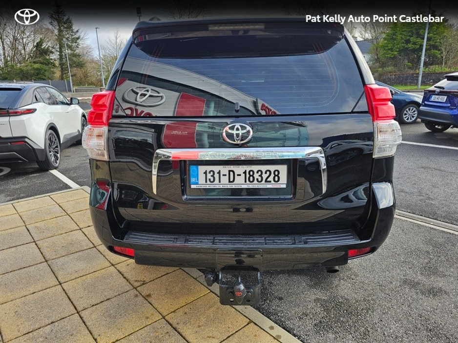 2013 Toyota Landcruiser - image 4