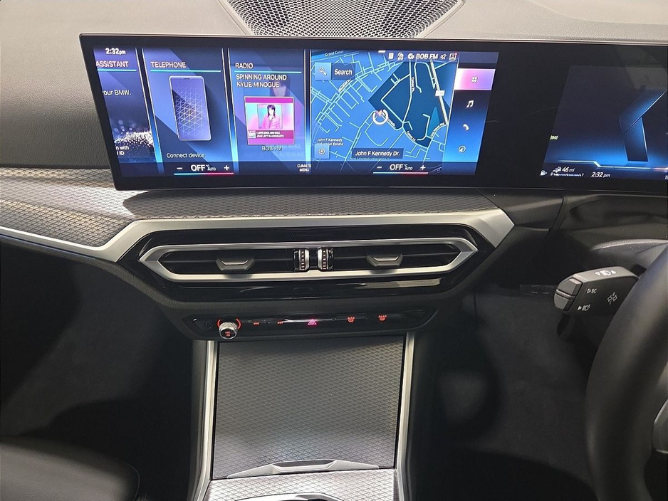 2024 BMW 3 Series - image 19