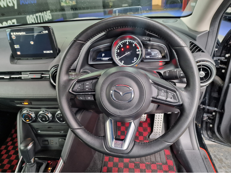 2017 Mazda Mazda2 - image 15