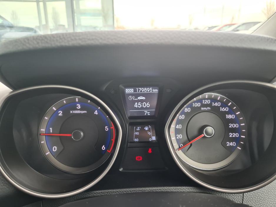 2013 Hyundai i30 - image 13