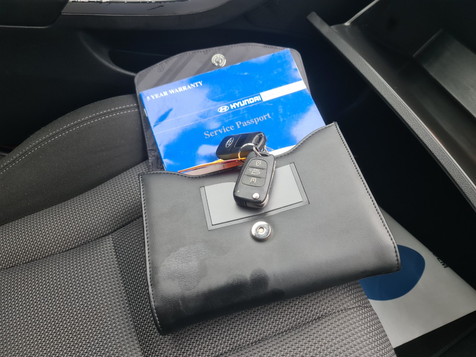 2016 Hyundai i30 - image 12