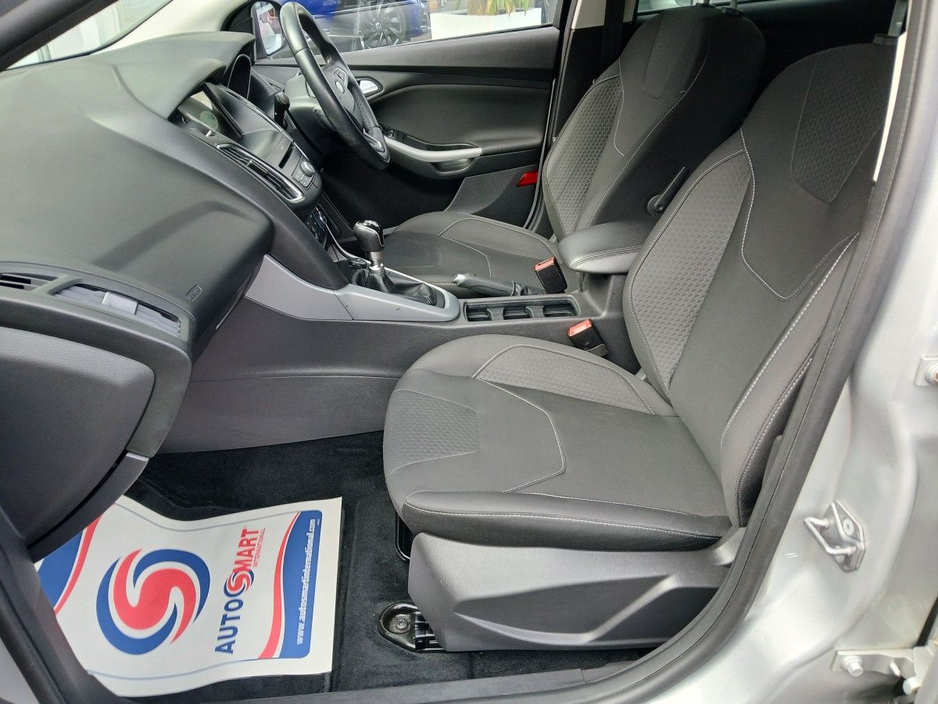 2017 Ford Focus - image 13