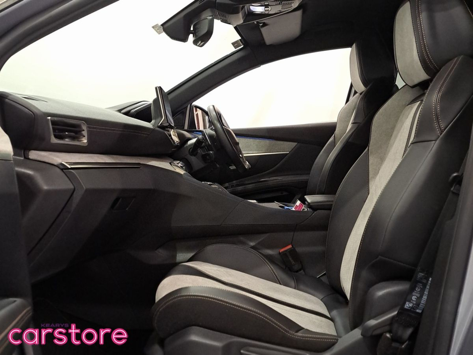 2021 Peugeot 3008 - image 9