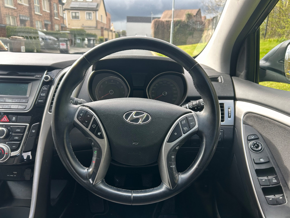 2016 Hyundai i30 - image 18