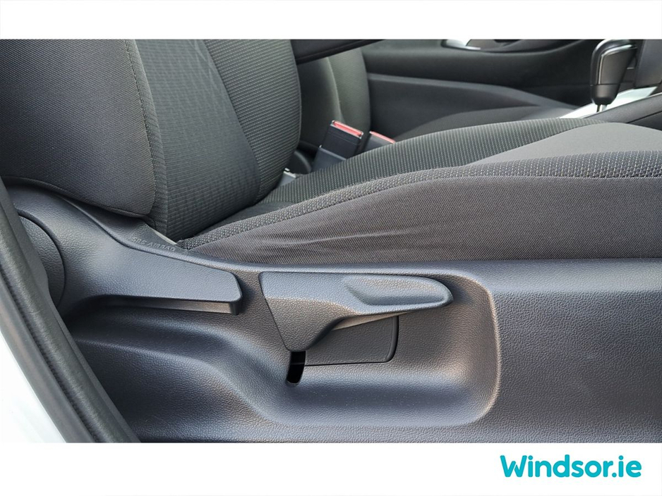 2021 Toyota Yaris Cross - image 31