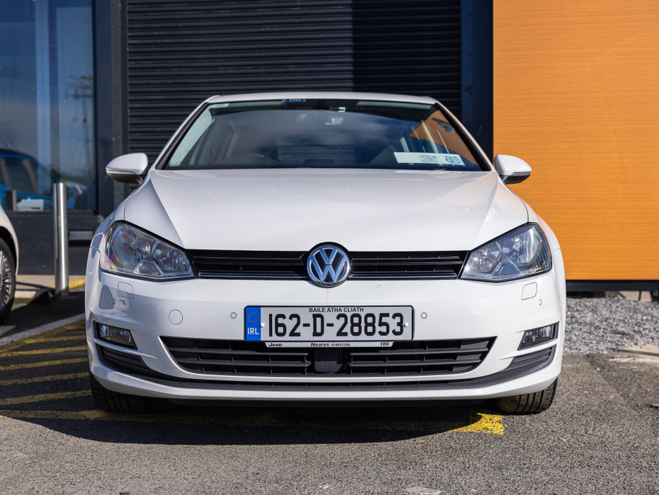2016 Volkswagen Golf - image 2