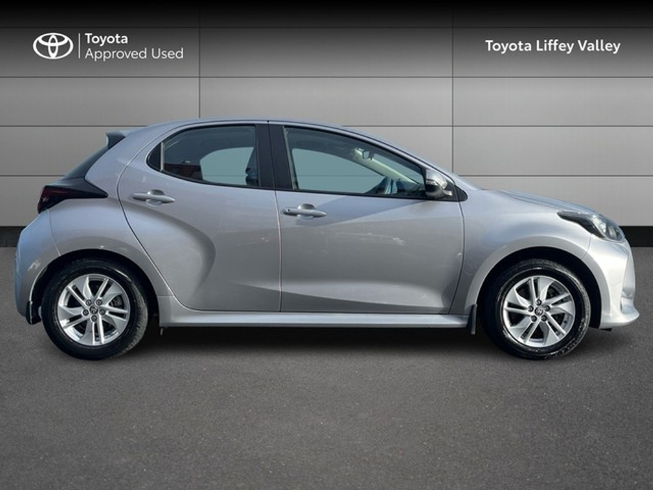 2023 Toyota Yaris 1.5 HYBRID LUNA 4DR AUTO €23,950