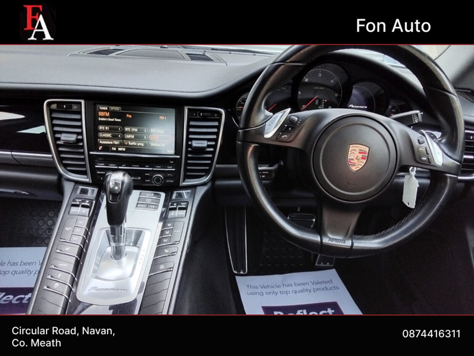 2015 Porsche Panamera - image 23