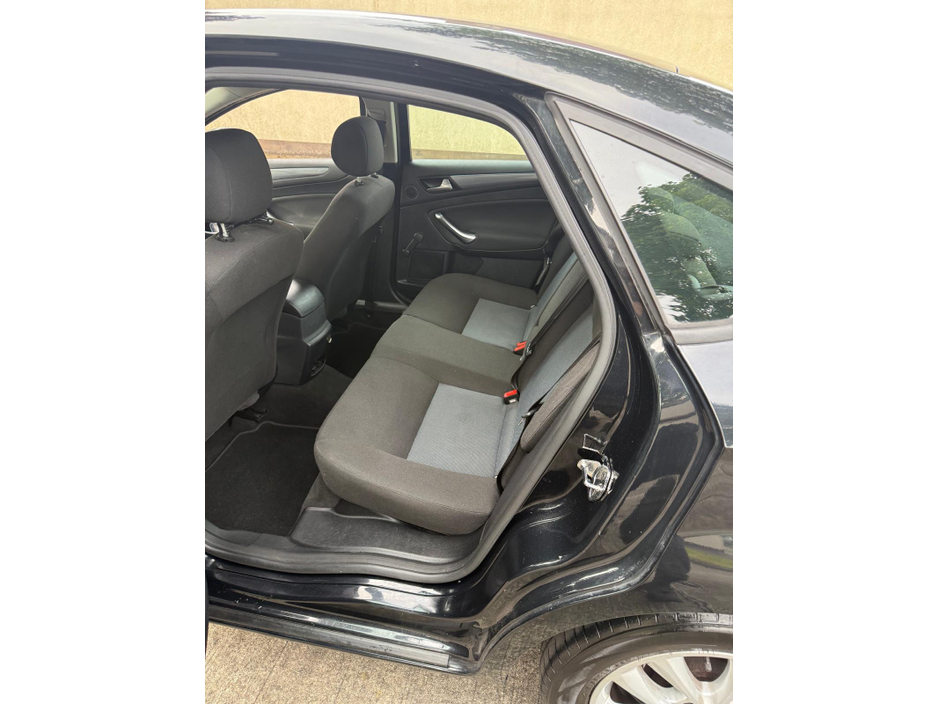 2013 Ford Mondeo - image 9