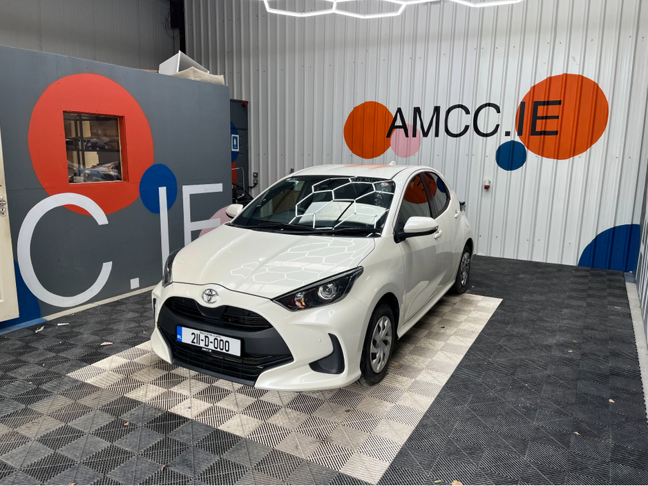 2021 Toyota Yaris - image 5