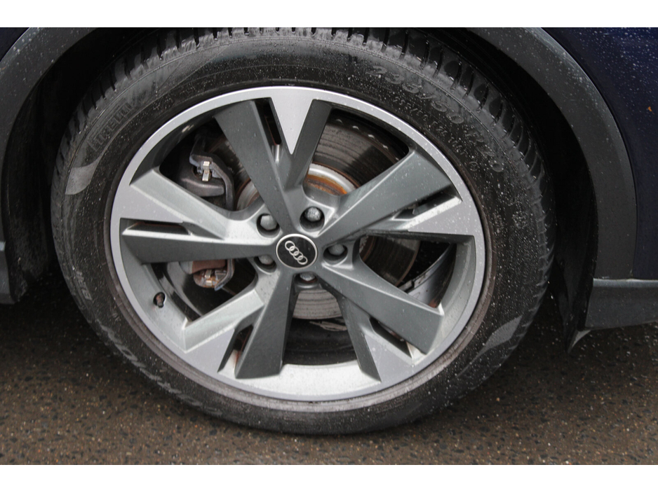 2022 Audi e-tron 55 quattro S Line €30,950