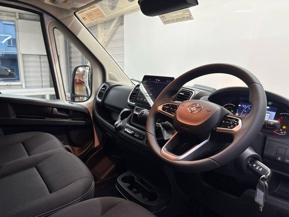 2026 Toyota Proace Max Proace Max GX 140hp €35,995