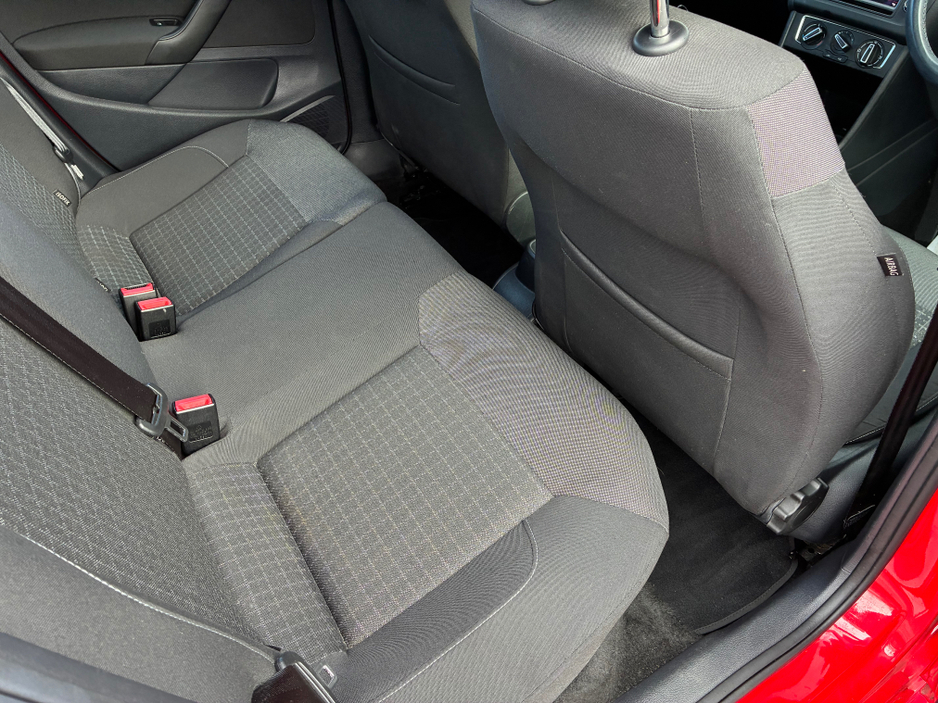 2014 Volkswagen Polo - image 19