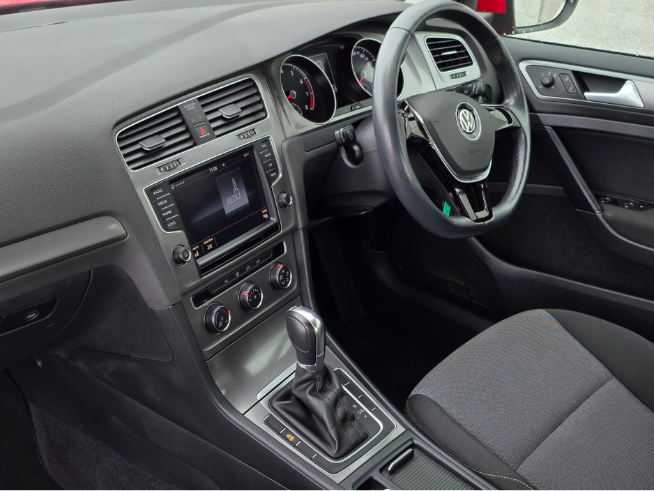 2016 Volkswagen Golf - image 13