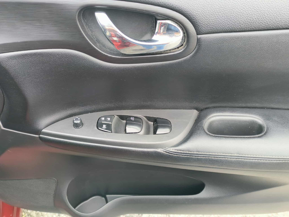 2016 Nissan Pulsar - image 13