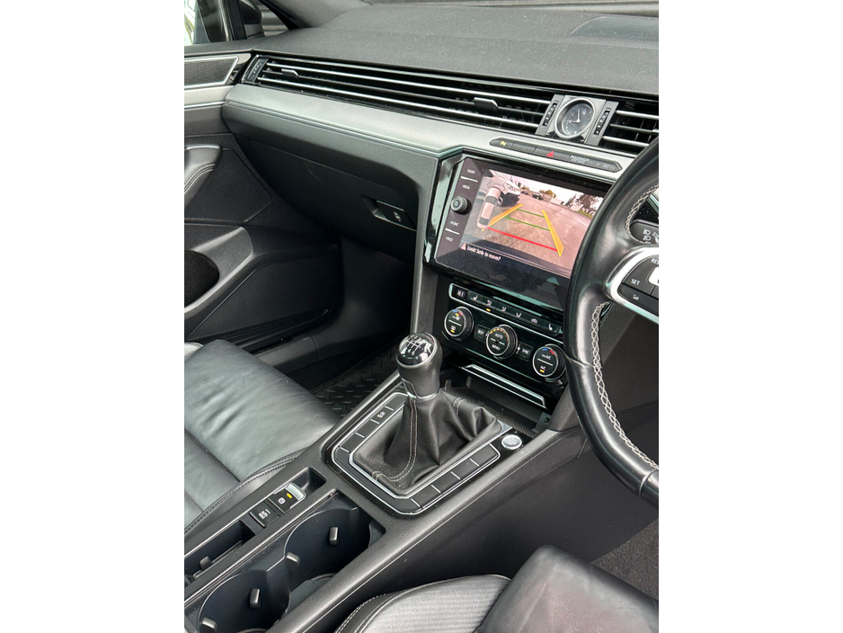 2019 Volkswagen Passat - image 13