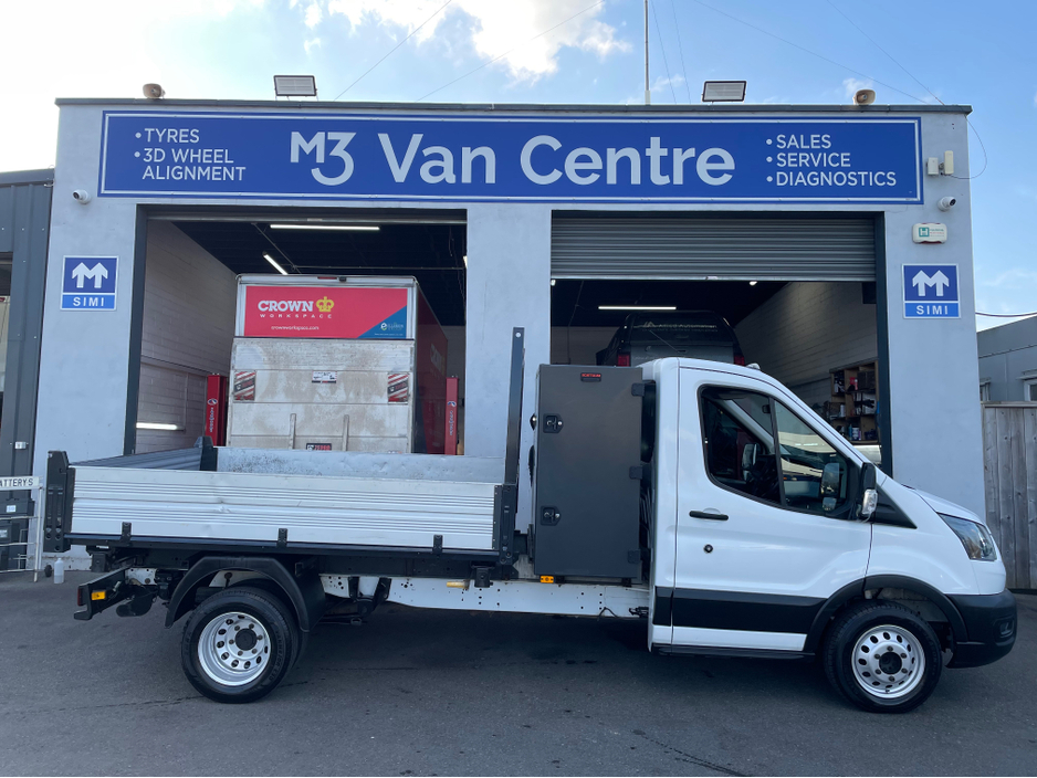 2022 Ford Transit - image 5