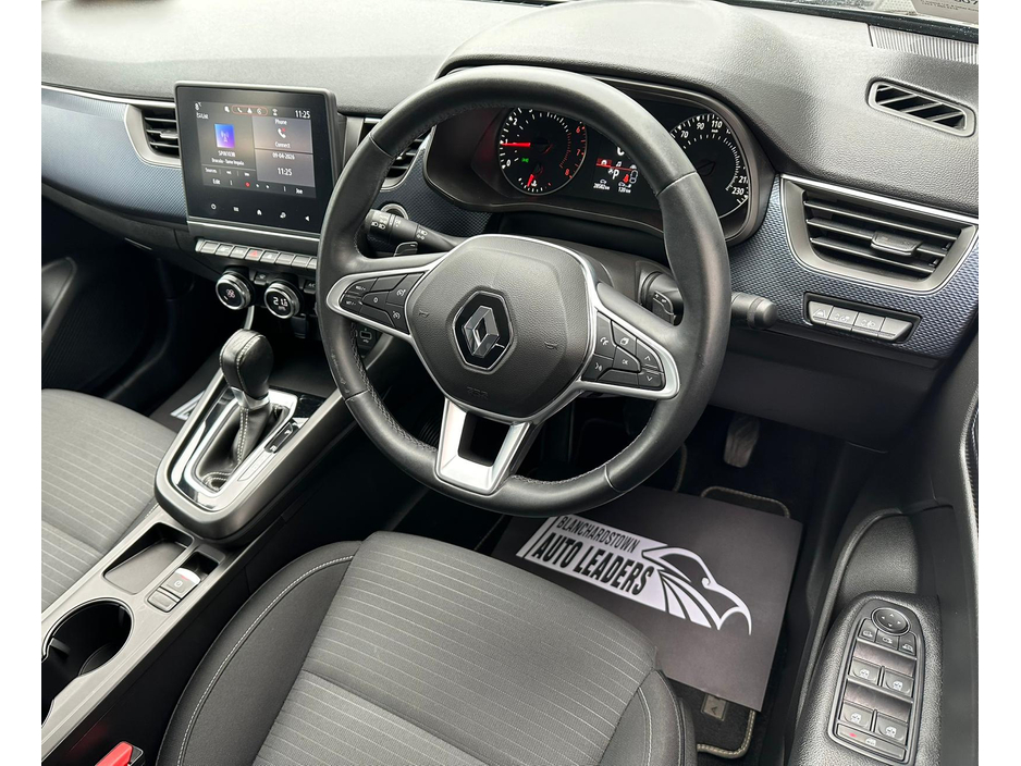 2023 Renault Arkana - image 18