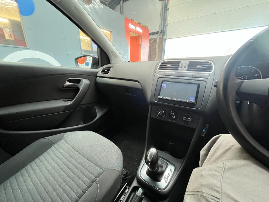 2014 Volkswagen Polo - image 14