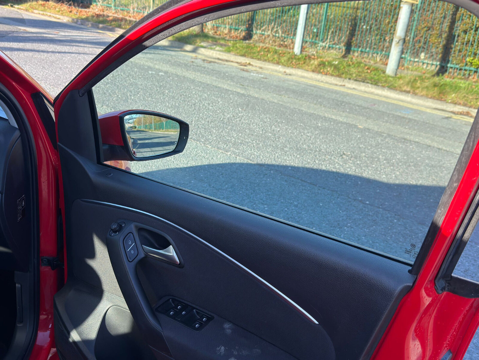 2014 Volkswagen Polo  €10,799