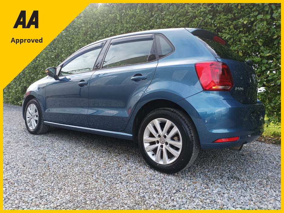 2017 Volkswagen Polo COMFORTLINE PLUS 1.2 TSI COMPREHENSIVE SERVICE HISTORY (10 STAMPS) ONLY 43,729kms FACTORY IMMOBILISER DASH CAMERA REVERSE CAMERA APPLE CAR PLAY ANDROID AUTO 2 YEARS NCT 1 YEAR ROAD TAX 4 NEW TYRES €14,495