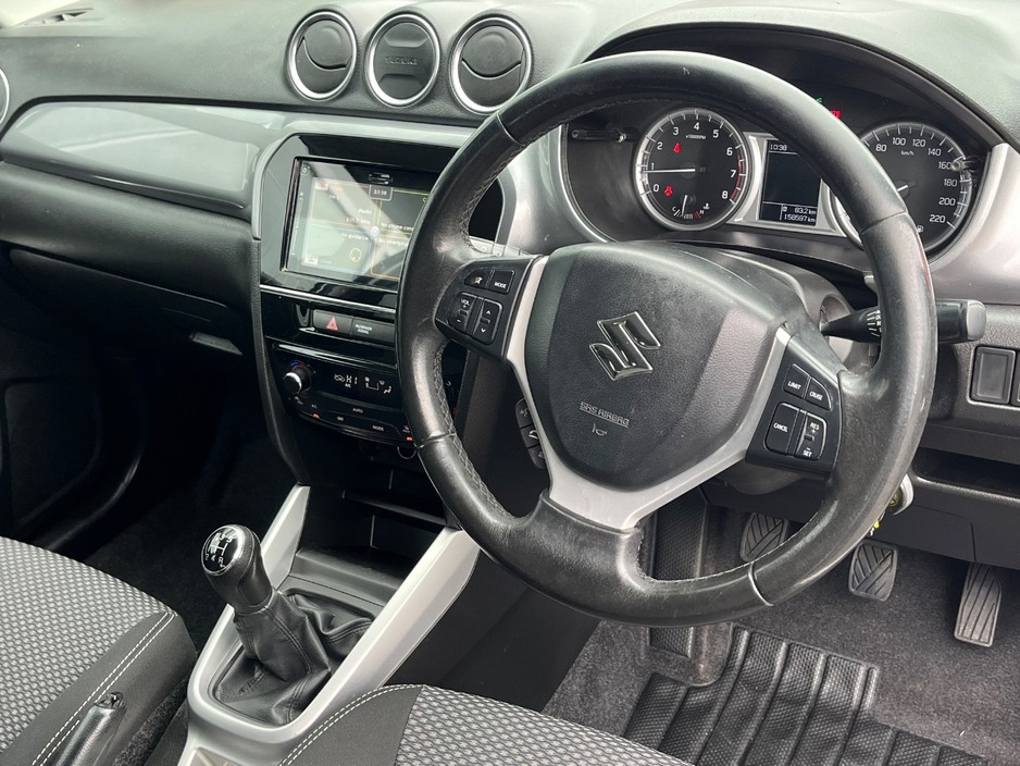 2015 Suzuki Vitara - image 17