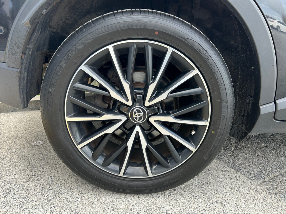 2018 Toyota C-HR - image 9