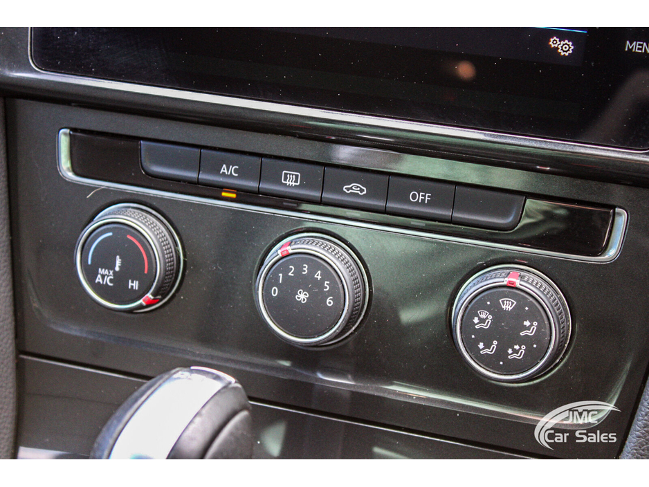 2018 Volkswagen Golf - image 18