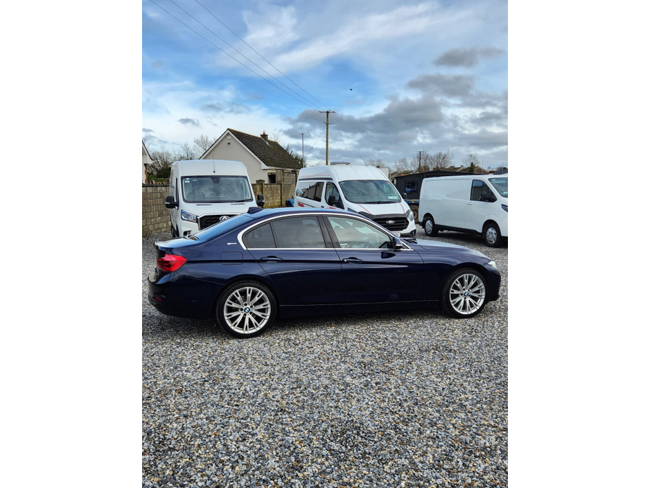 2017 BMW 3 Series 330e SE €17,950