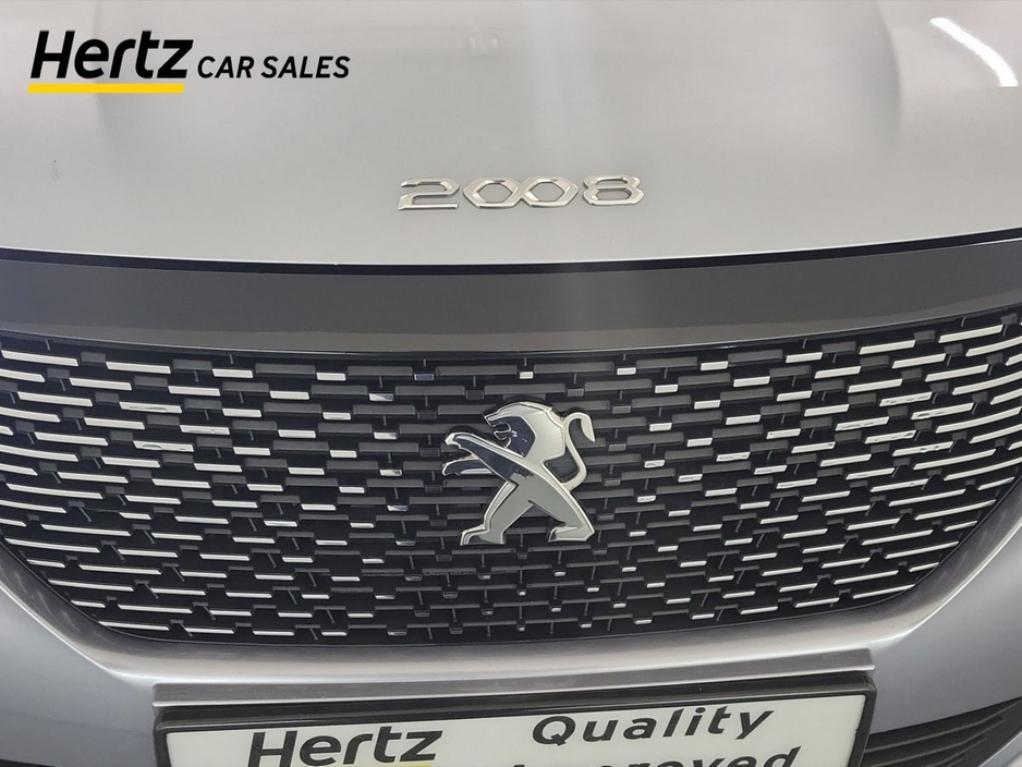 2023 Peugeot 2008 - image 9