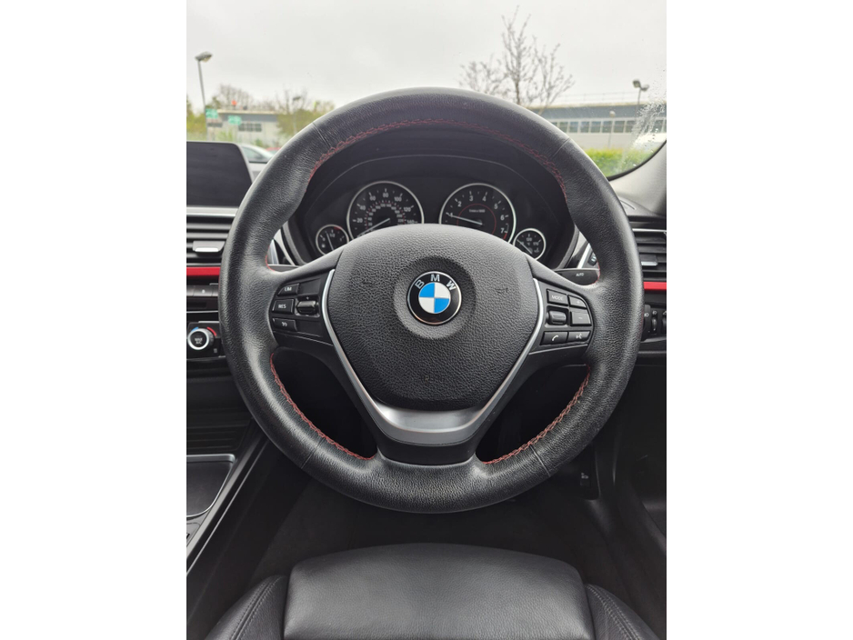 2019 BMW 3 Series - image 16