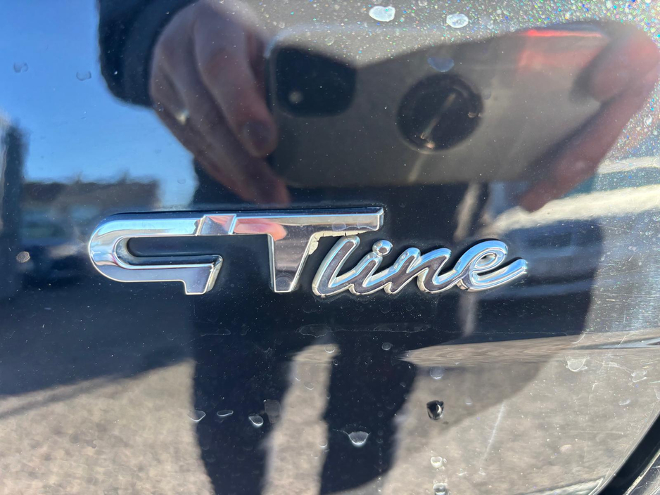 2014 Renault Megane - image 3