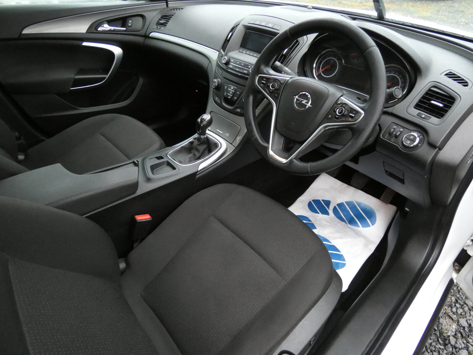2016 Opel Insignia 1.6CDTI 136PS S €6,000
