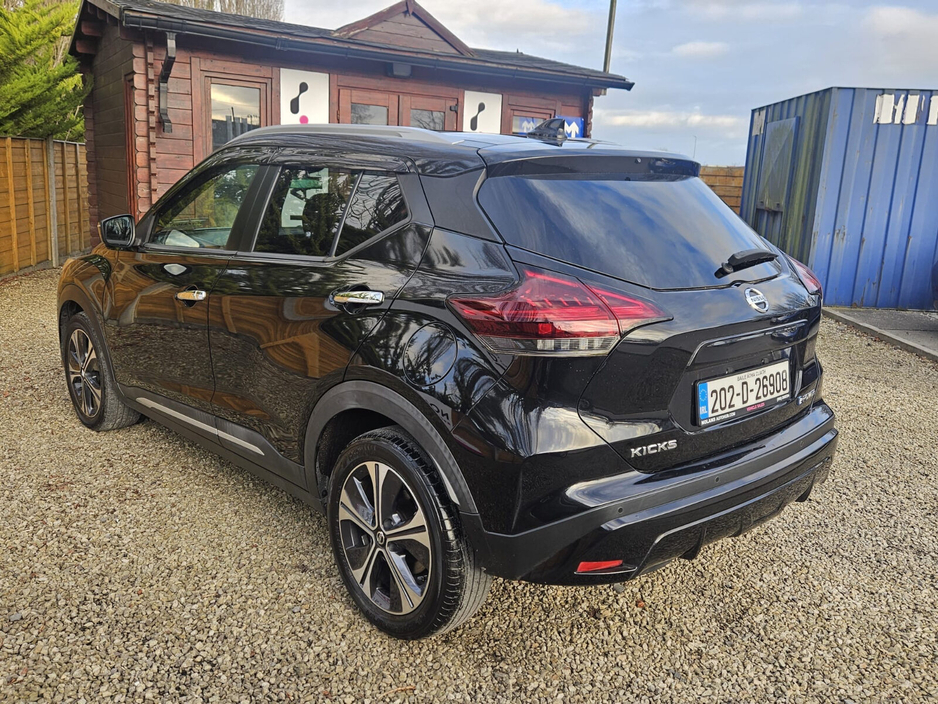 2020 Nissan Juke - image 8