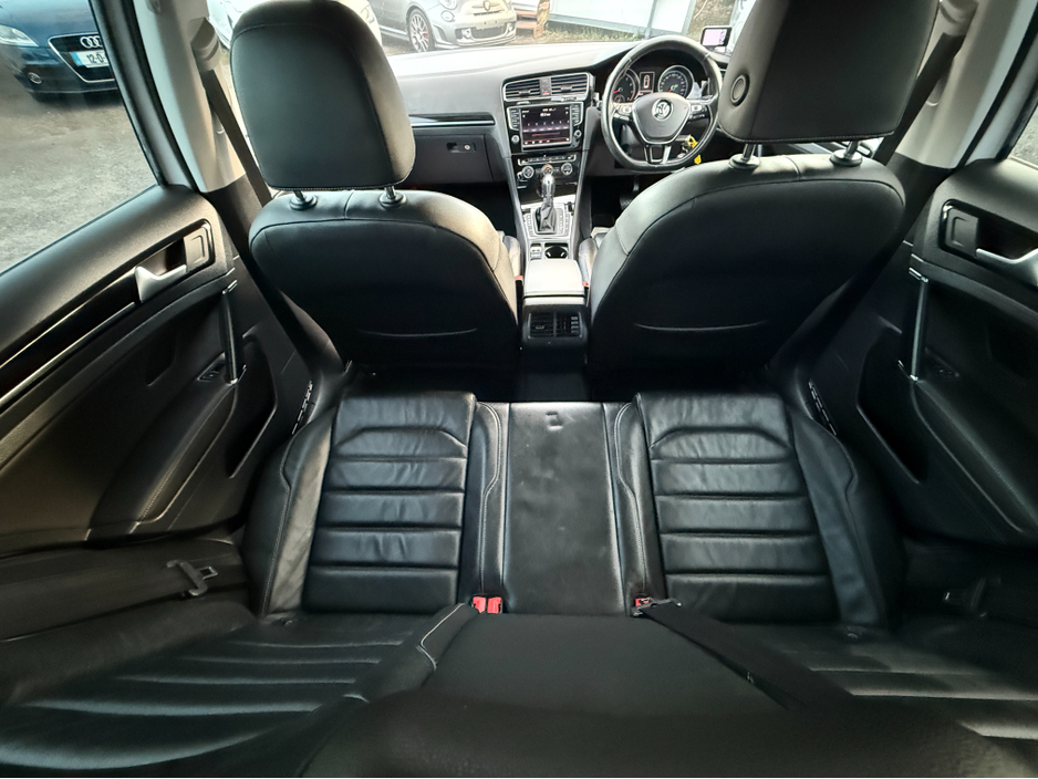 2014 Volkswagen Golf - image 22